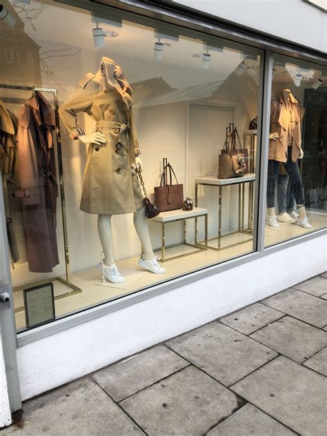 burberry outlet london opening hours|burberry factory outlet online store.